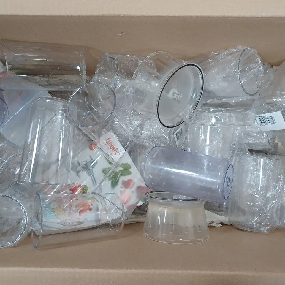 BOX OF APPROXIMATELY 70 BAMIX 400ML PLASTIC BEAKERS WITH APPROXIMATELY 12 BAMIX BLACK LIDS