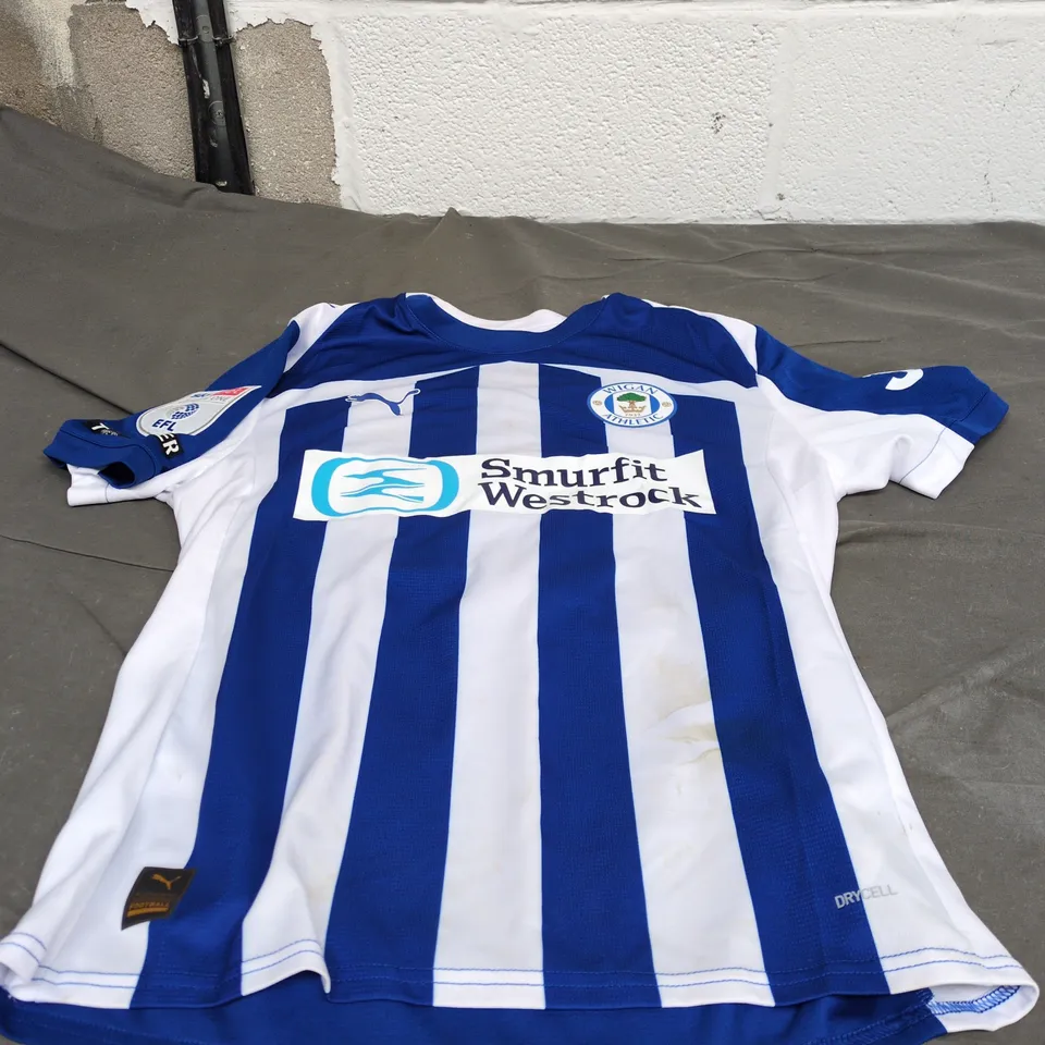 WIGAN ATHLETIC FOOTBALL SHIRT "WEIR 6" ON REVERSE
