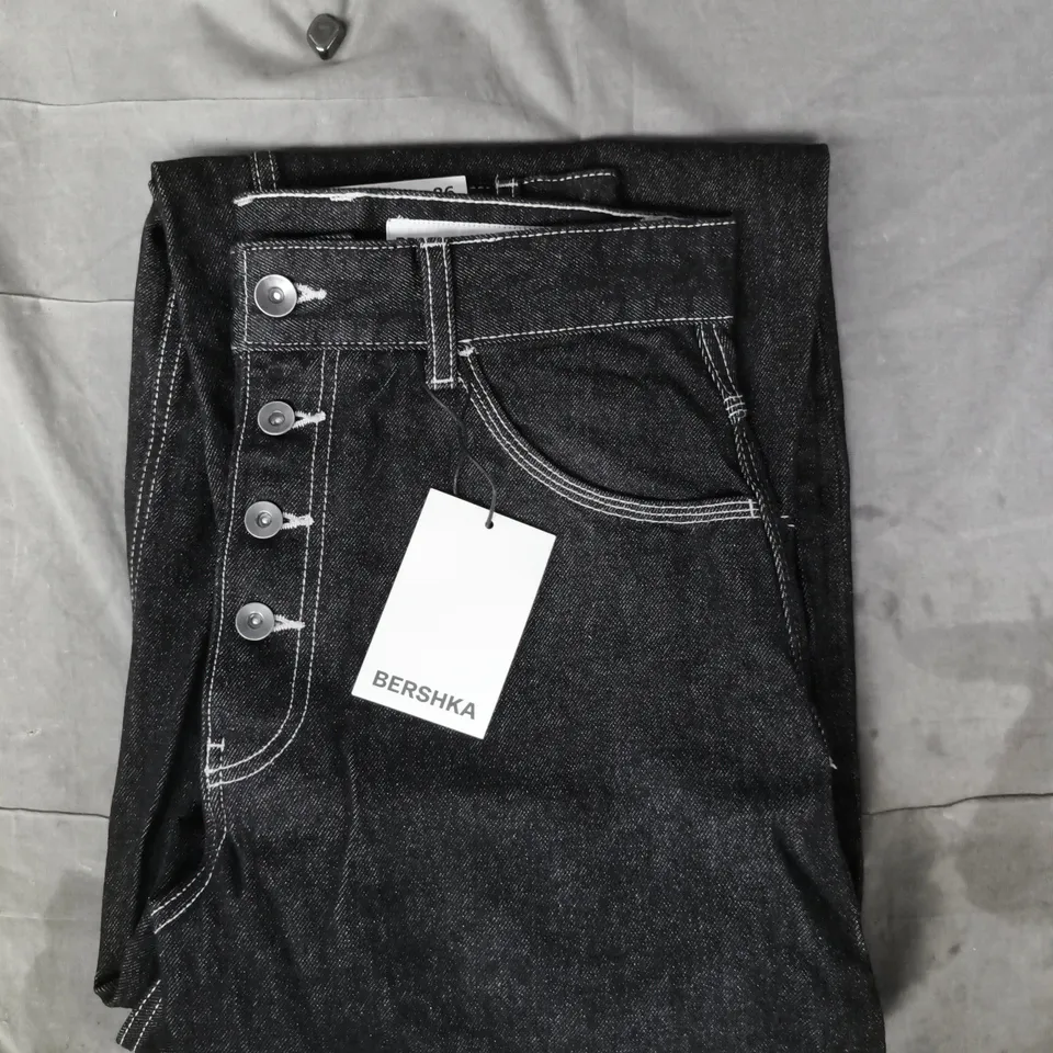 BERSHKA BARREL FIT JEANS IN BLACK SIZE UK 29