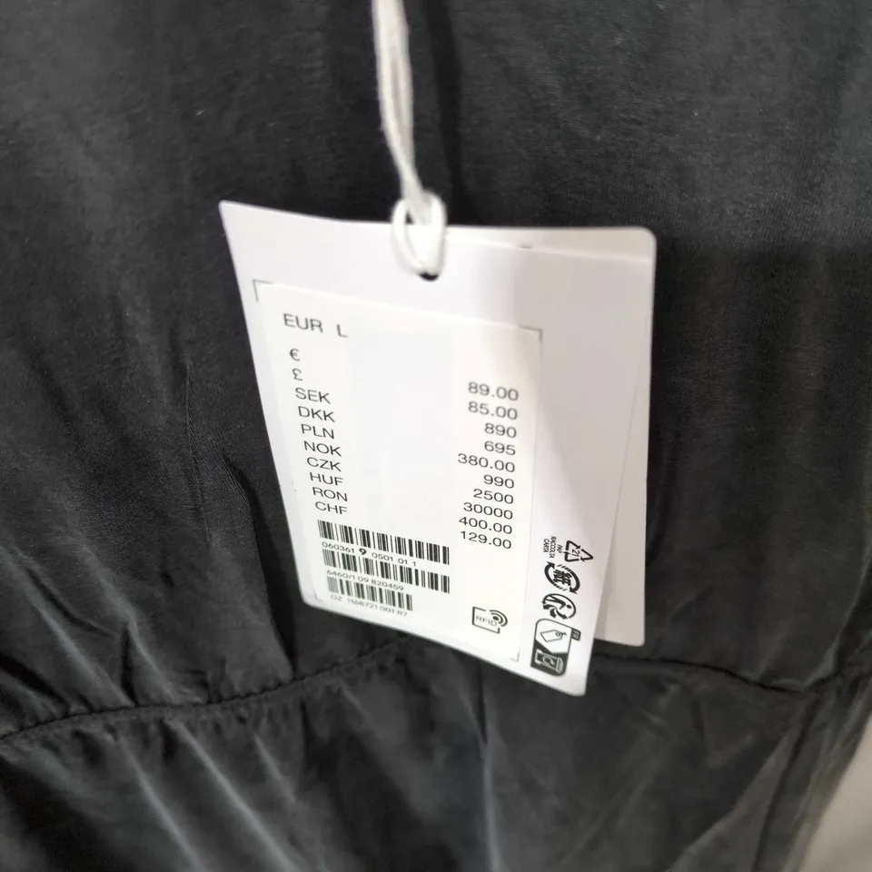 & OTHER STORIES X PARIS ATELIER BLACK SLEEVELESS JUMPSUIT, V-NECK, EU L SIZE LARGE .