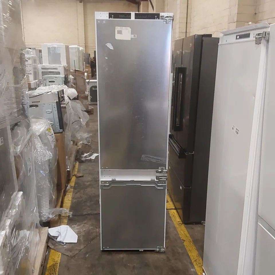 BOSCH KIN96VFD0 SERIES 4 INTEGRATED 70/30 FROST FREE FRIDGE FREEZER