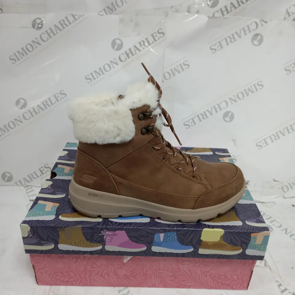 BOXED SKECHERS GLACIAL ULTRA COZYLY BOOTS, CHESTNUT - SIZE 4 