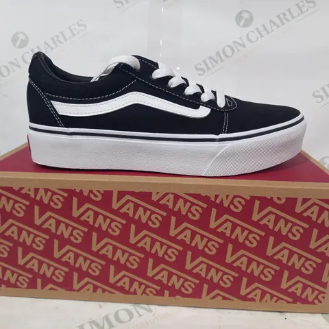 BOXED PAIR OF VANS WARD PLATFORM CANVAS SHOES IN BLACK/WHITE UK SIZE 4.5