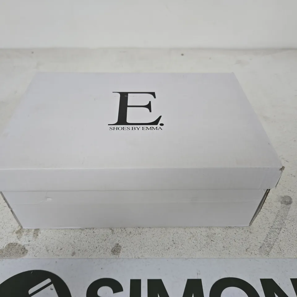 E. SHOES BY EMMA UDAIPUR BLACK WEDGE ESPADRILLE MULES – UK 5