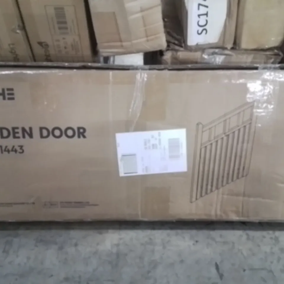 BOXED DARPHE WOODEN DOOR