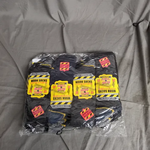 4X PACKS OF WORKMENS SOCKS 