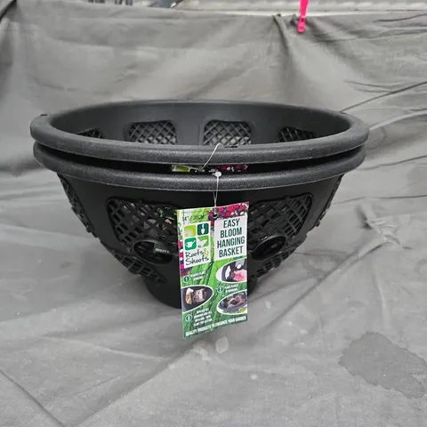 LOT OF 2 35CM EASY BLOOM HANGING BASKETS