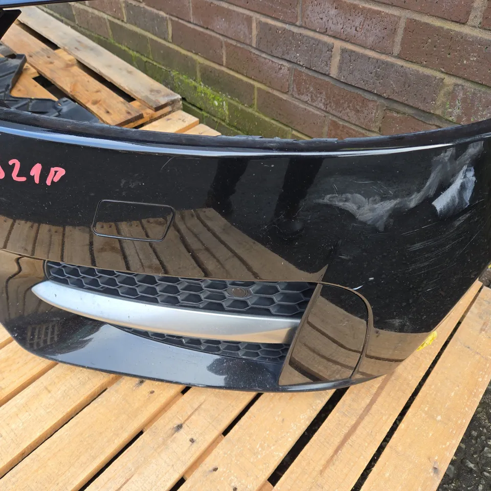 JAGUAR XE BLACK FRONT BUMPER - L2LTC - COLLECTION ONLY