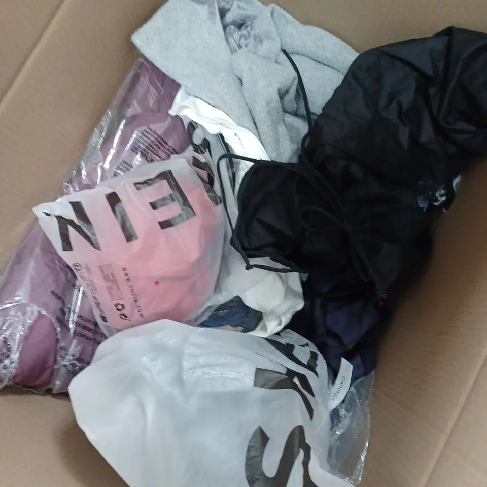 BOX OF APPROXIMATELY 20 ASSORTED CLOTHING ITEMS TO INCLUDE ALBION HAT, SHEIN TOP, H&M JUMPER ETC
