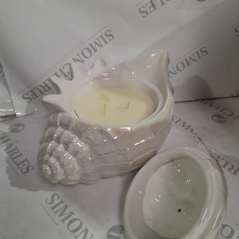 BOXED HOMEWORX BY SLATKIN & CO SHELL CERAMIC CANDLE