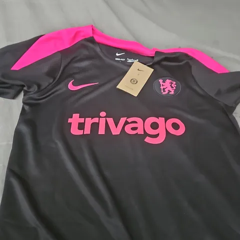 CHELSEA FC NIKE FOOTBALL SHIRT – BLACK WITH PINK TRIM - S