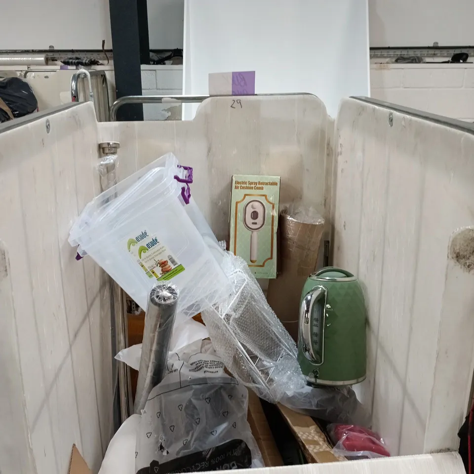 CAGE OF APPROXIMATELY 18 ASSORTED ITEMS TO INCLUDE GEORGE GREEN KETTLE, ELECTRIC SPRAY AIR CUSHION COMB, SET OF 2 10L STORAGE BOXES ETC