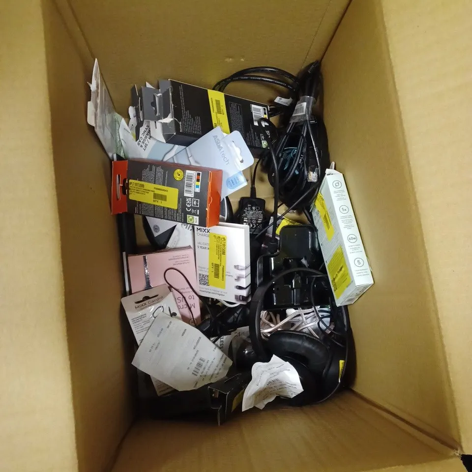 BOX OF APPROXIMATELY 30 ASSORTED ELECTRONICS TO INCLUDE RADIO, DVD PLAYERS WITH REMOTE, HEADSET WITH MIC, ETC
