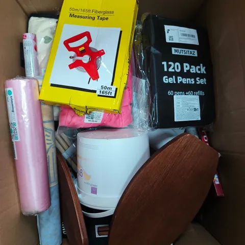 LOT OF ASSORTED HOUSEHOLD GOODS TO INCLUDE WALLPAPER, GEL PENS AND MEASURING TAPE