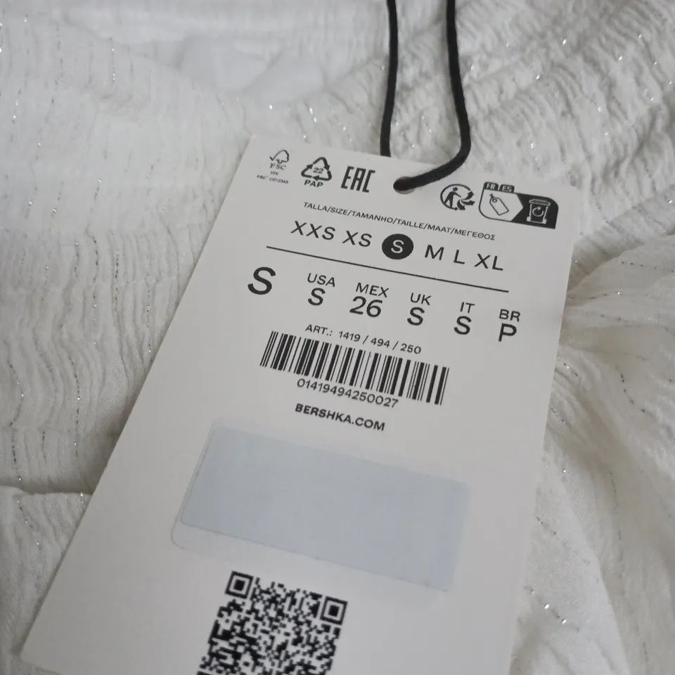 BERSHKA WHITE TEXTURED SKIRT – WOMEN'S SIZE S UK