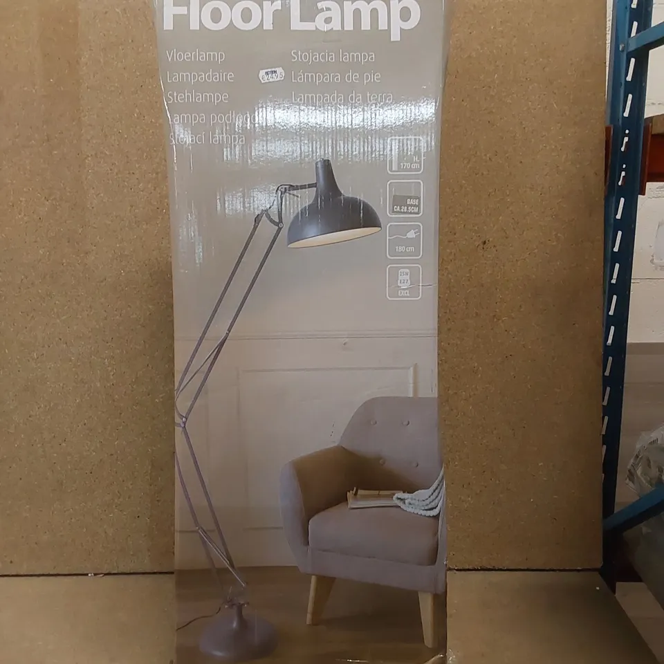 BOXED FREESTANDING FLOORLAMP - MODEL: 8018-3A