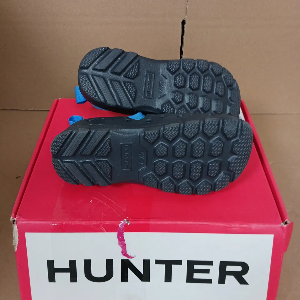 BOXED HUNTER KIDS WATER SHOES - SIZE 9 KIDS