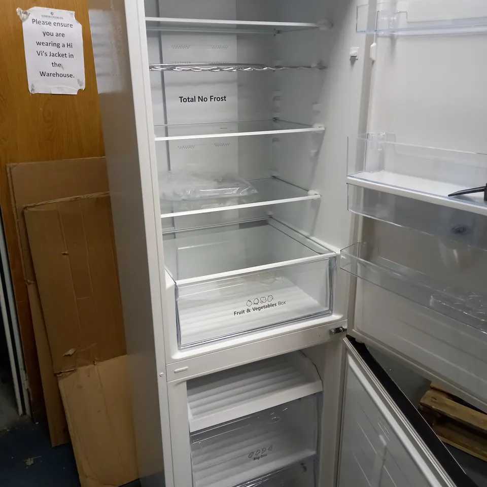 HISENSE RB390N4WW1 FREESTANDING 60/40 FRIDGE FREEZER 300 LITRE CAPACITY TOTAL NO FROST NON-PLUMBED WATER DISPENSER - WHITE - F RATED - 60CM