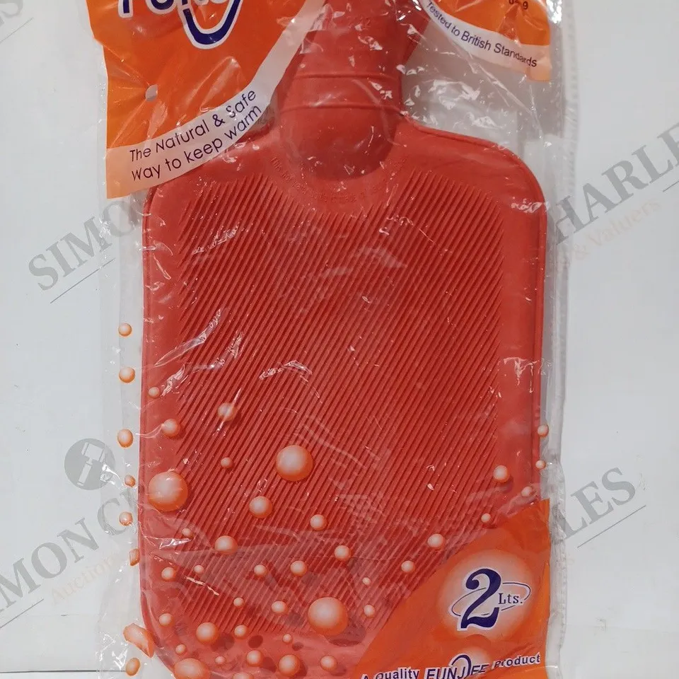 FUNJEE 2 LITRE HOT WATER BOTTLE IN RED