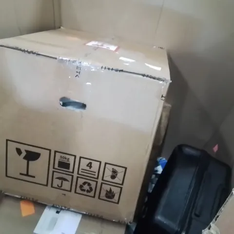 PALLET OF ASSORTED HOUSEHOLD GOODS AND PRODUCTS TO INCLUDE;SUITCASE,CAT LITTER BOX,PHONE CAR HOLDER