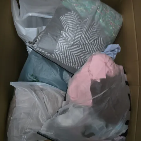 LARGE BOX OF APPROXIMATELY 25 ASSORTED CLOTHING ITEMS IN VARIOUS COLOURS, STYLES AND SIZES - COLLECTION ONLY