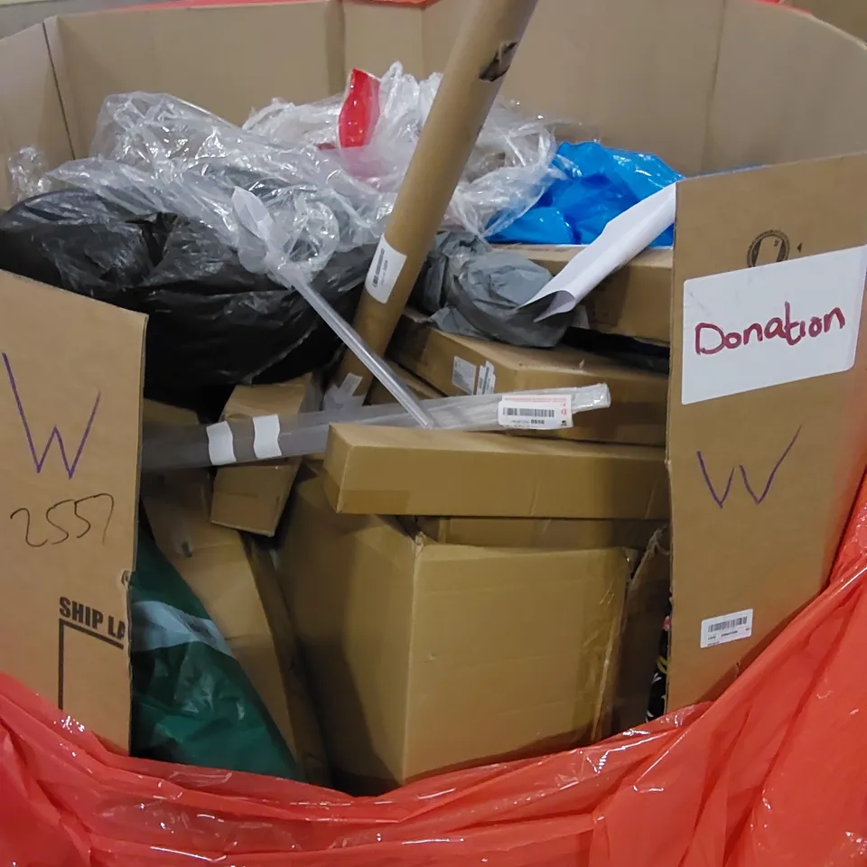 PALLET TO CONTAIN ASSORTED HOUSEHOLD ITEMS AND CONSUMER PRODUCTS. INCLUDING CHRISTMAS TREE, TOILET SEAT, BOXED FURNITURE ETC