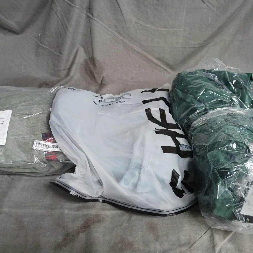 LARGE BOX OF APPROXIMATELY 20 ASSORTED CLOTHING ITEMS IN VARIOUS SIZES, STYLES AND COLOUR 