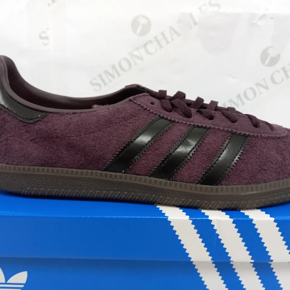 BOXED PAIR OF ADIDAS BEAVER TRAINERS IN PURPLE - UK 9 1/2