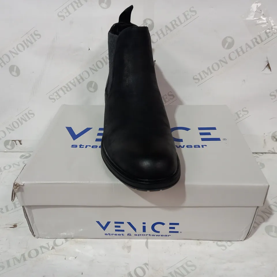 BOXED PAIR OF VENICE FAUX LEATHER SHOES IN BLACK UK SIZE 9