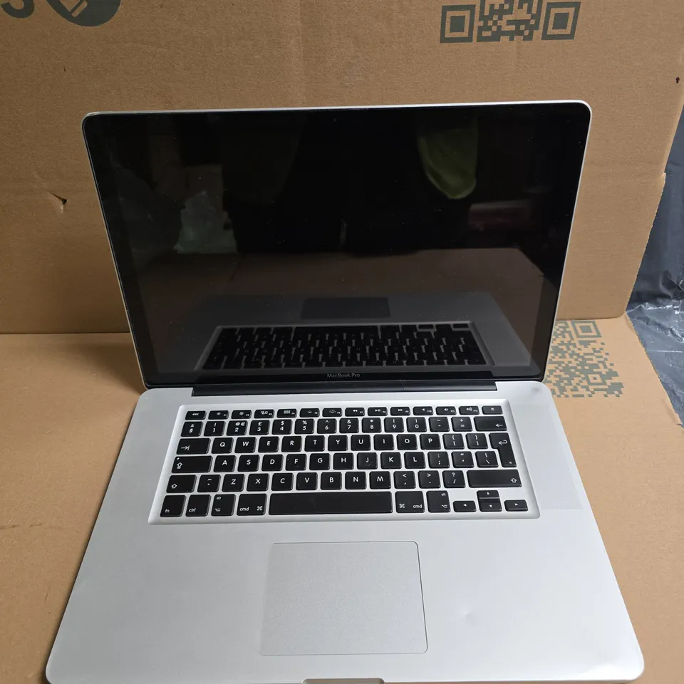 APPLE MACBOOK PRO 15-INCH (A1286) 