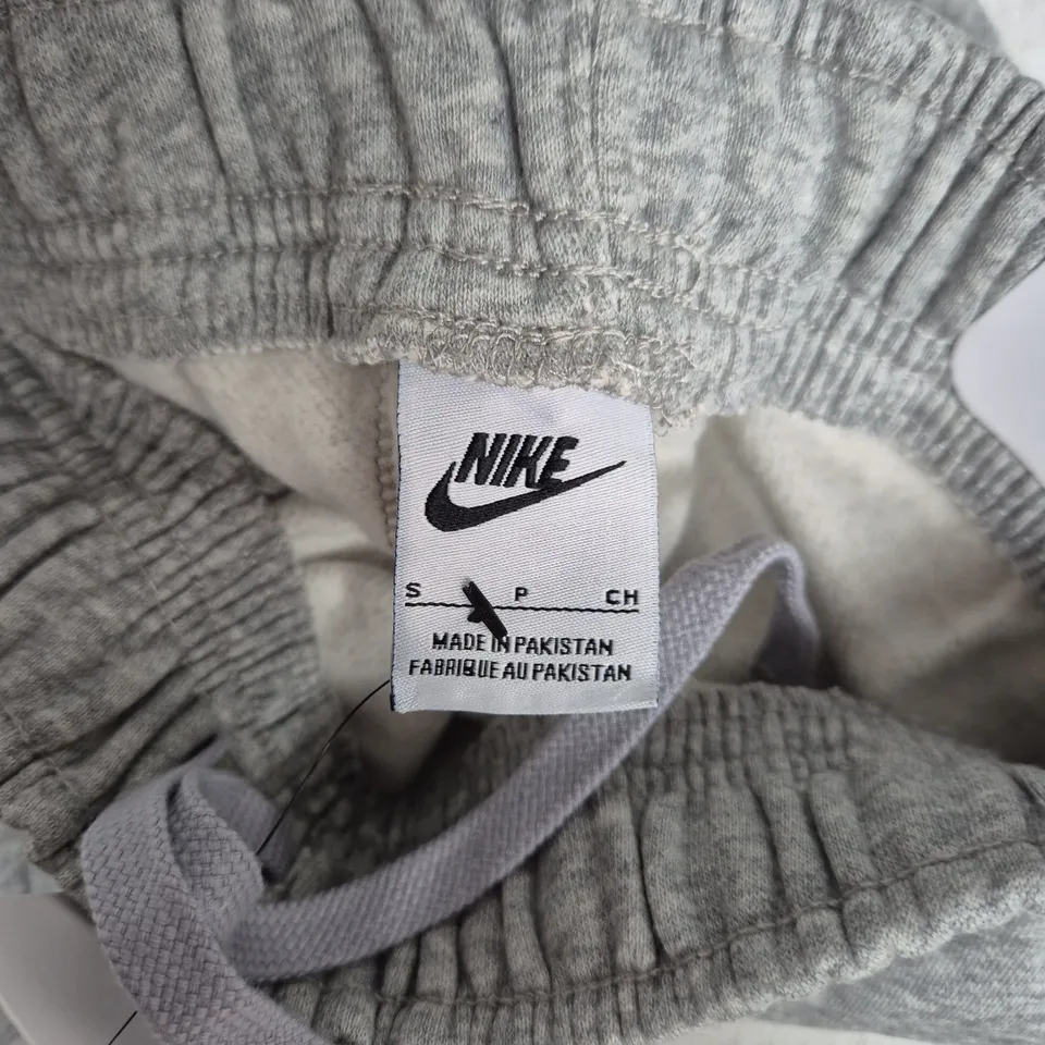 NIKE GREY SWEATPANTS – STANDARD FIT, TAPER LEG, UK SIZE S