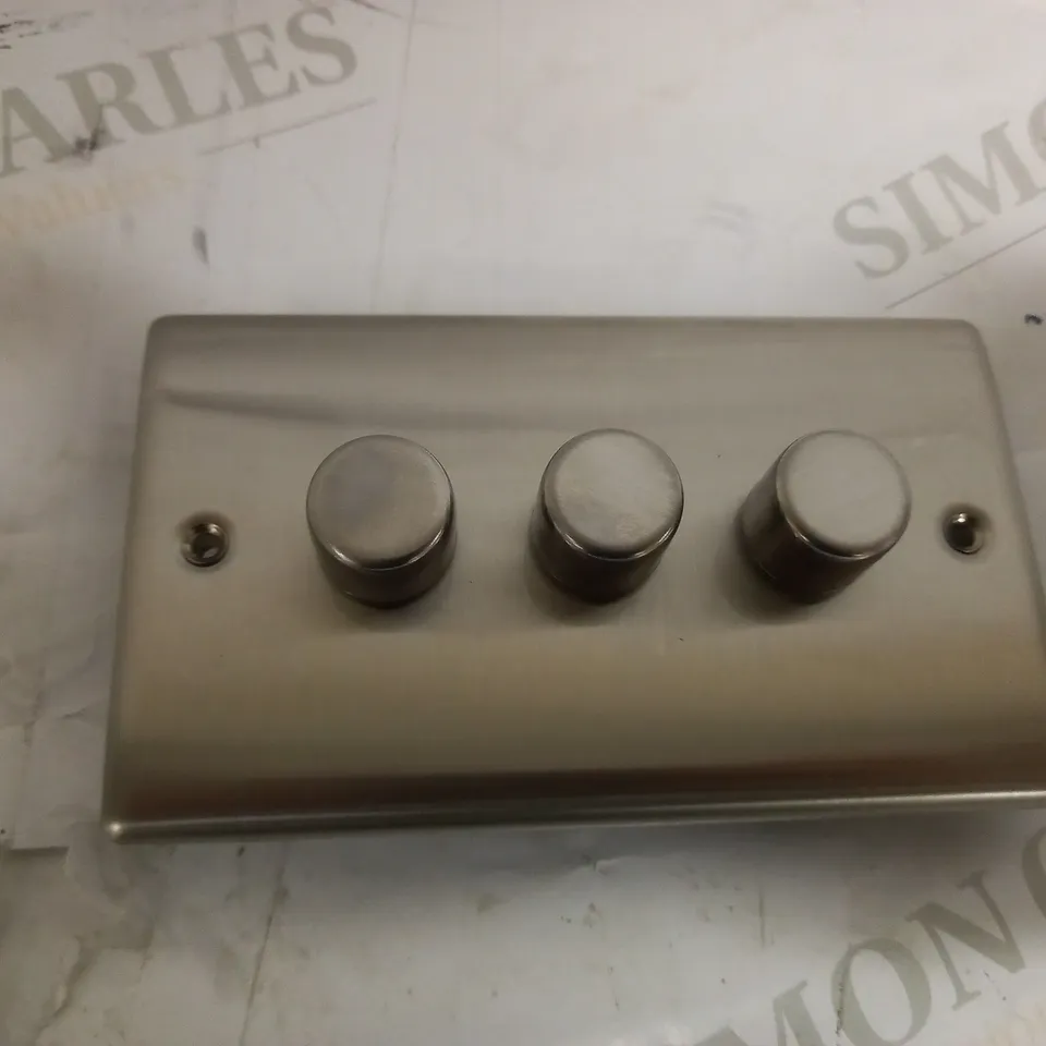 BG ELECTRICAL NBS83P-01 TRIPLE INTELLIGENT DIMMER LIGHT SWITCH