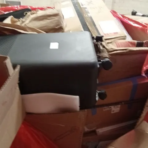 PALLET OF ASSORTED HOUSEHOLD GOODS AND PRODUCTS TO INCLUDE; PAPER SHREDDER,PHOTO FRAME, MATTRESS TOPPER