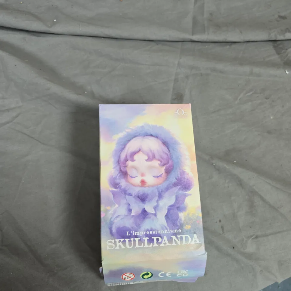 BOX OF APPROXIMATELY 12 ASSORTED ITEMS TO INCLUDE: SKULLPANDA 