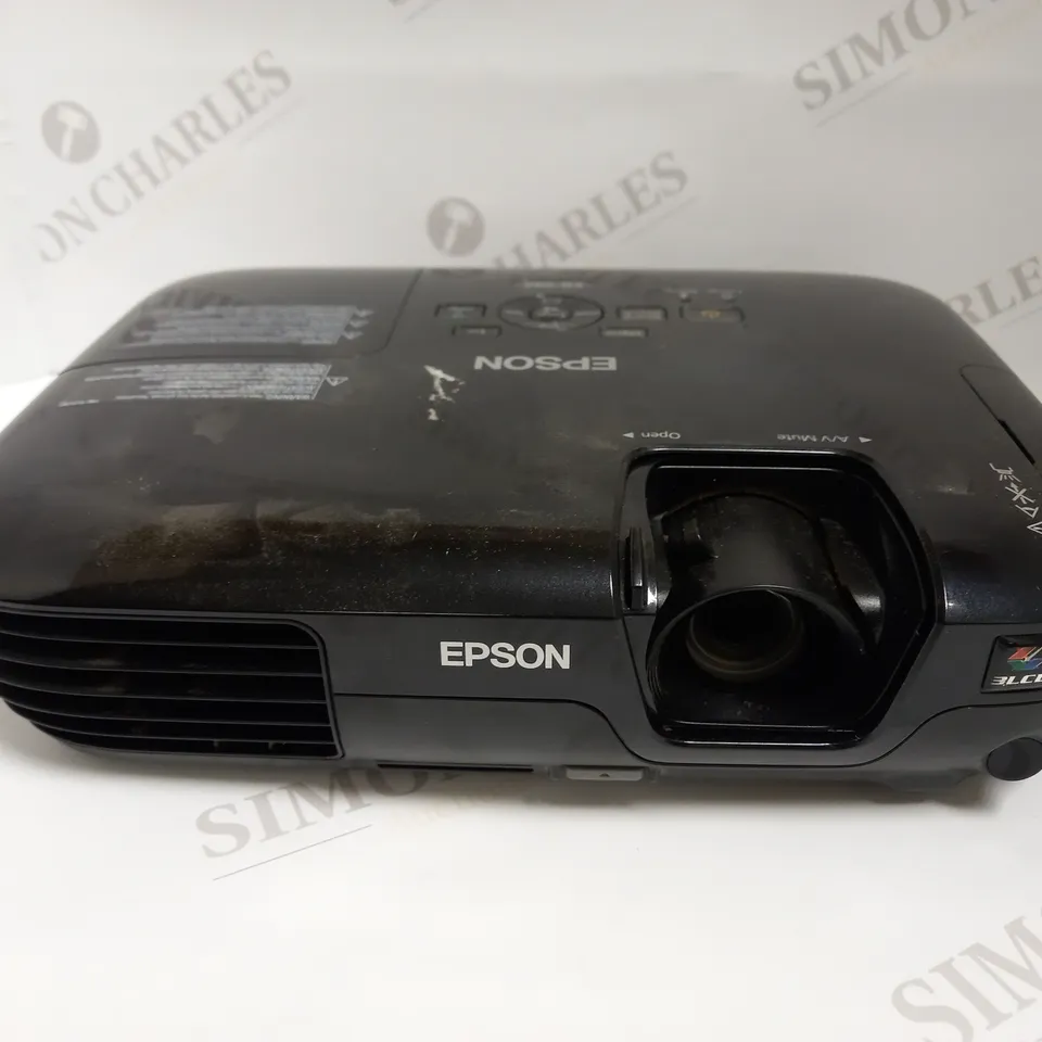 EPSON EB-S92 LCD PROJECTOR