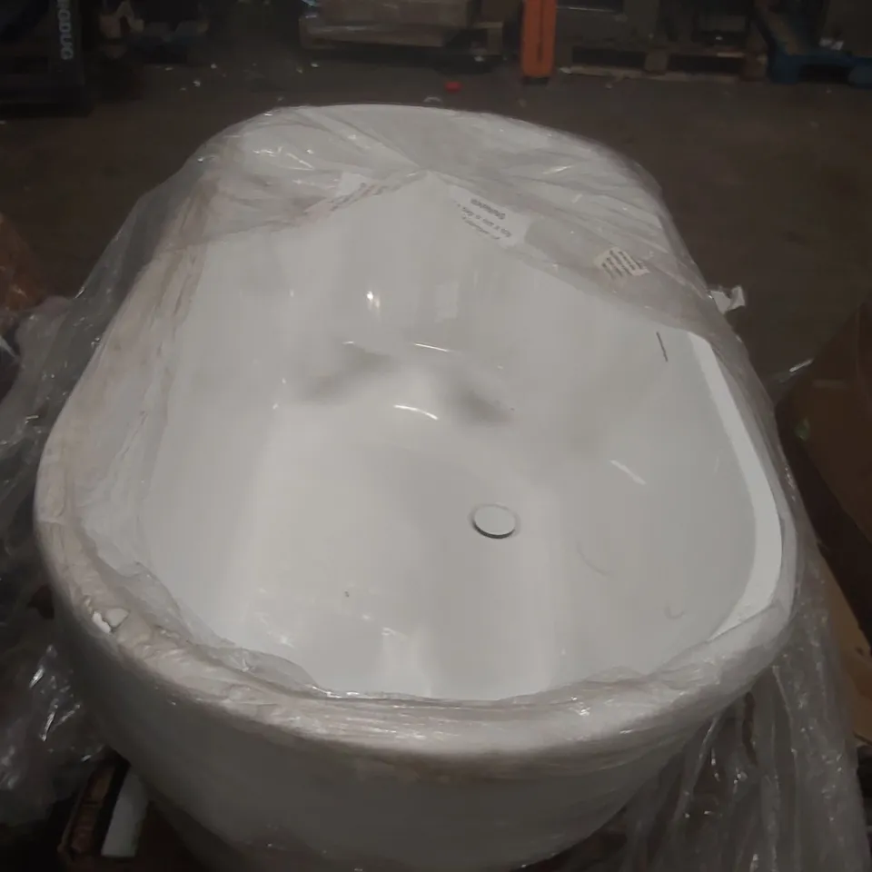 PALLET CONTAINING BATH TUB ND CONSOLE TABLE PARTS