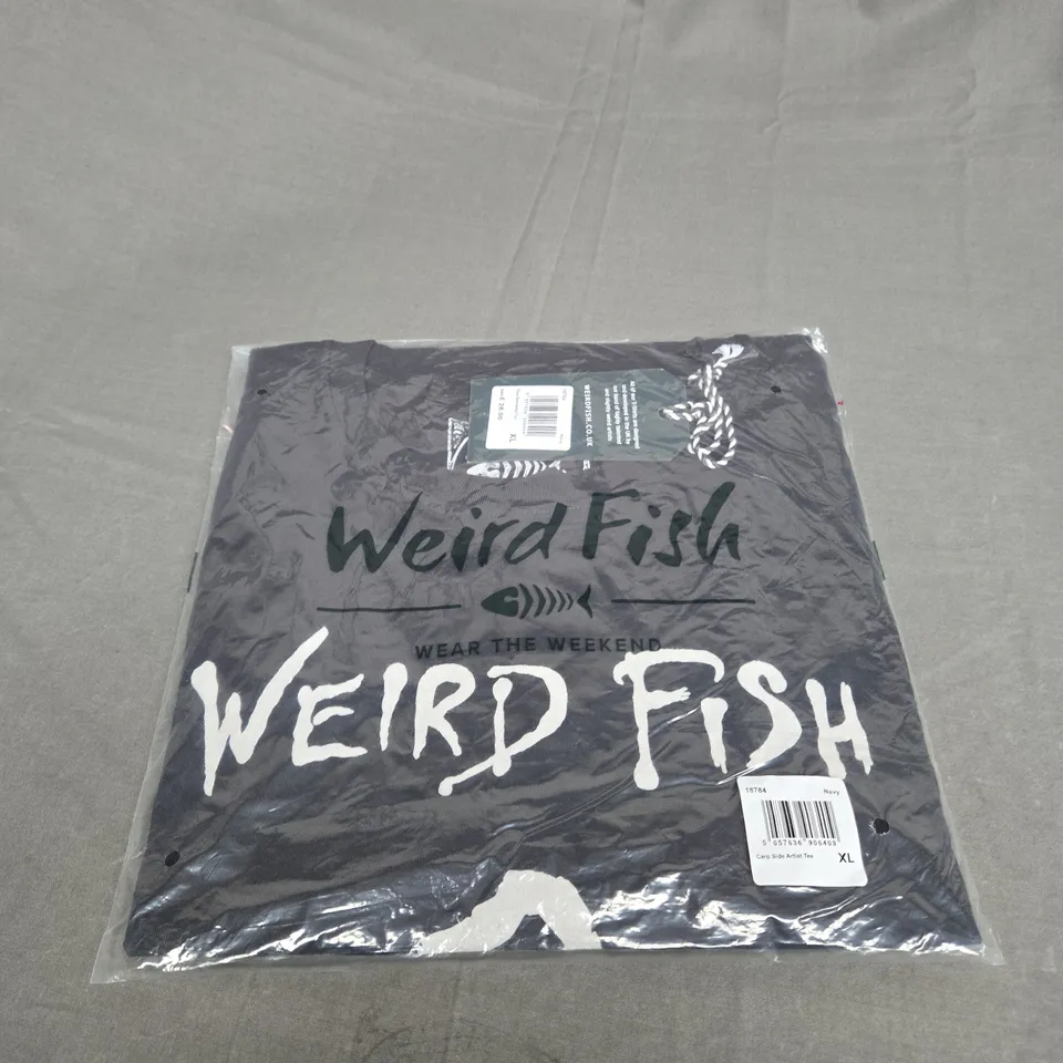 BAGGED WEIRD FISH CARP FISH TEE SIZE XL