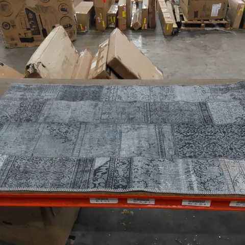 TRADITIONAL RUG - GREY // SIZE: 75 X 150cm