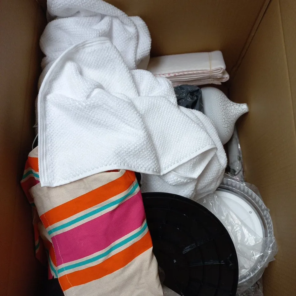BOX OF APPROXIMATELY 20 ASSORTED ITEMS TO INCLUDE MARK AND SPENCERS PURE COTTON HAND TOWEL, MATCHA LATTE MUG ETC