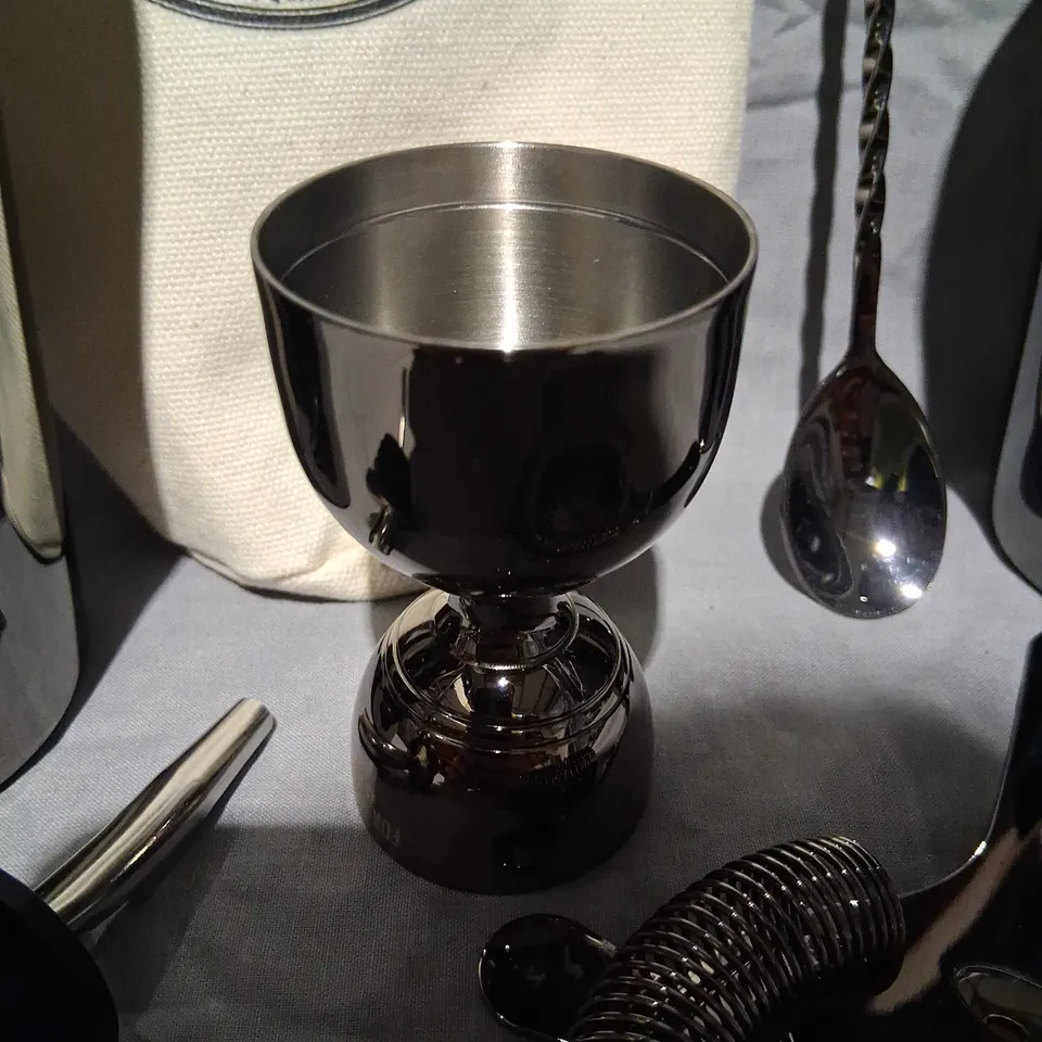 FOK HING GIN BARWARE SET – STAINLESS STEEL CUPS & ACCESSORIES, EDITION 852 