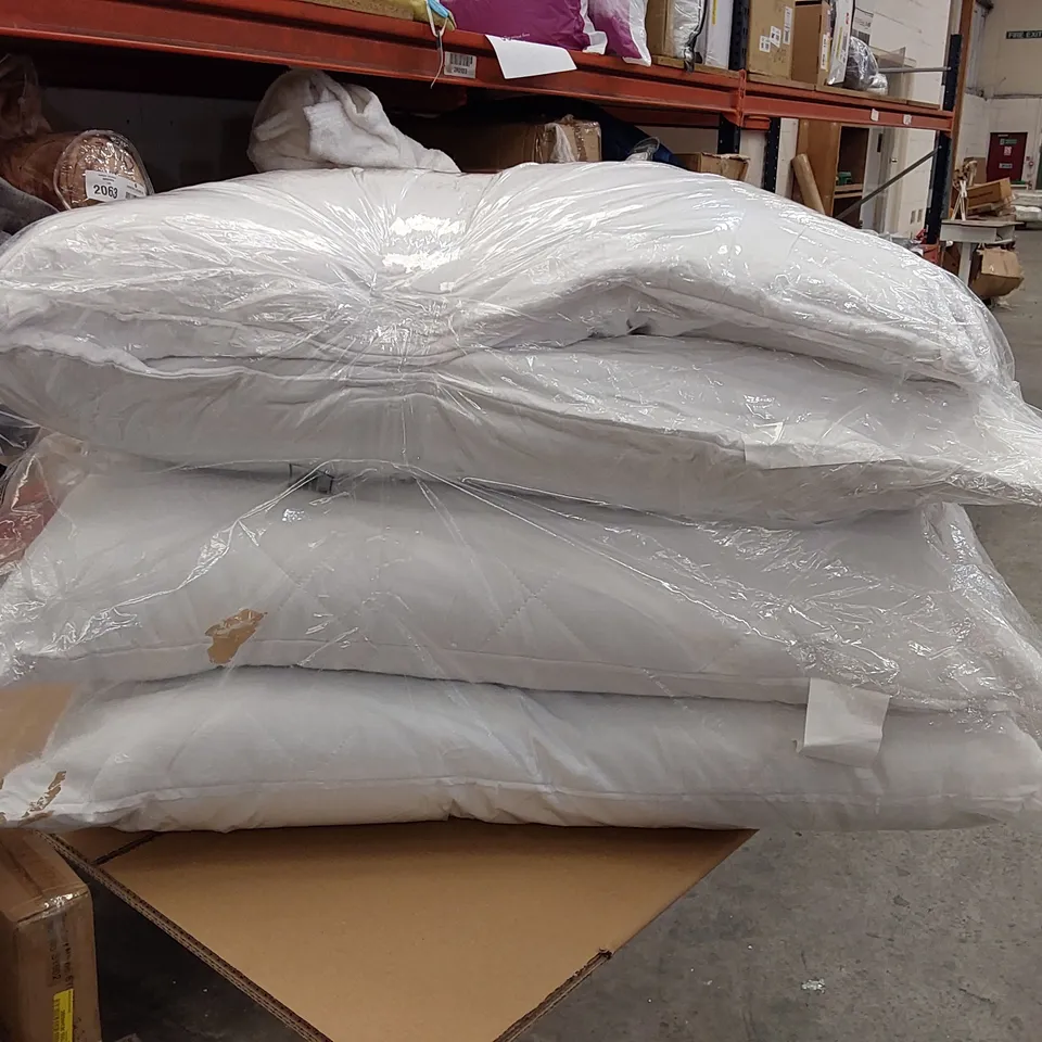 BAGGED BASTILLE PREMIUM QUILTED POLYESTER PILLOW - 75 X 50CM, SET OF 4 (1 ITEM)