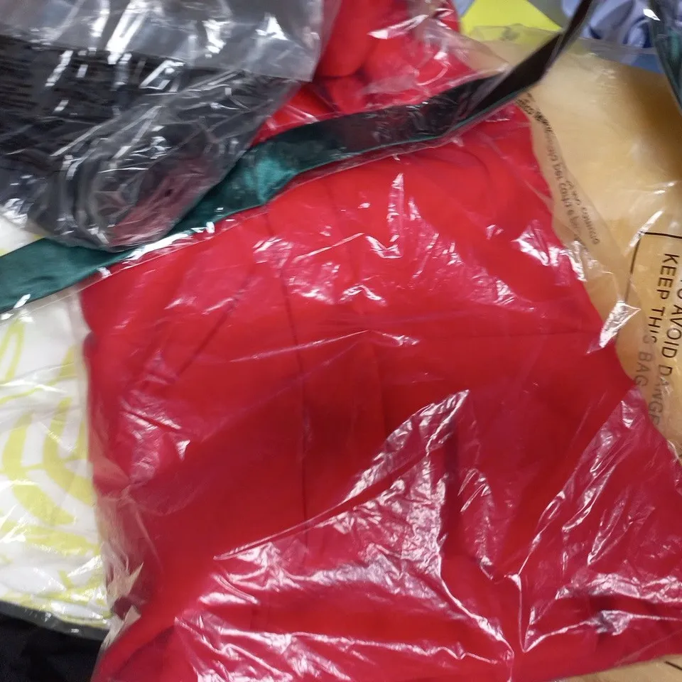APPROXIMATELY 20 ASSORTED CLOTHING AND FASHION PRODUCTS IN VARIOUS STYLES AND SIZES - COLLECTION ONLY