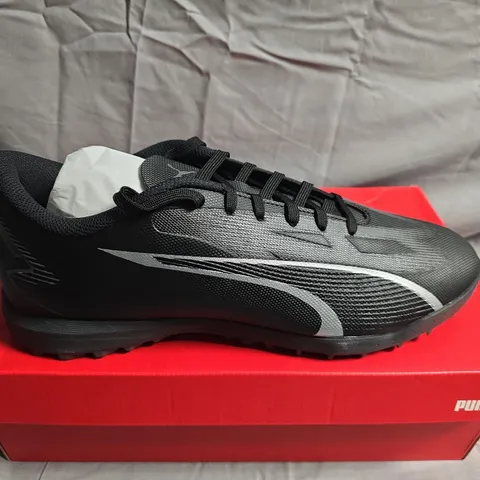 BOXED PAIR OF PUMA ULTRA PLAY TT TRAINERS - UK SIZE 10