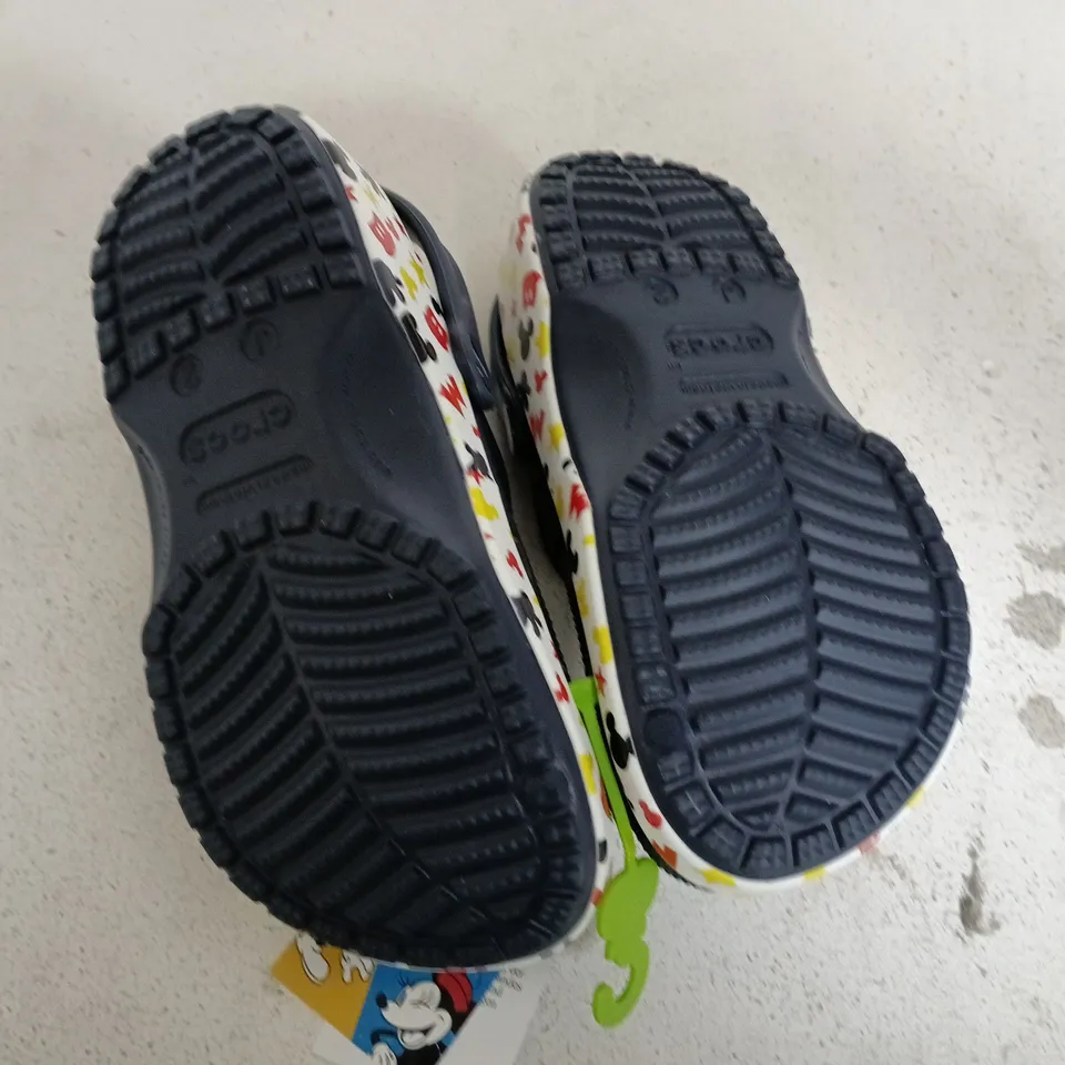 MICKEY AND FRIENDS CROCS SIZE J2