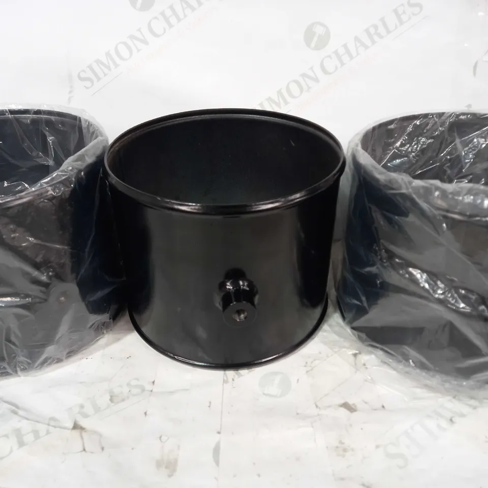SET OF APPROXIMATELY 10 PIPE PARTS/SEGMENTS