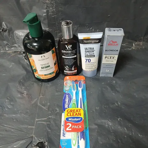 APPROXIMATEY 20 ASSORTED HEALTH AND BEAUTY PRODUCTS TO INCLUDE WISDOM TOOTHBRUSHES, THE BODY SHOP SHOWER GEL AND WELLA BLONDOR