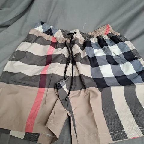 BURBERRY SHORTS IN MULTI SIZE M