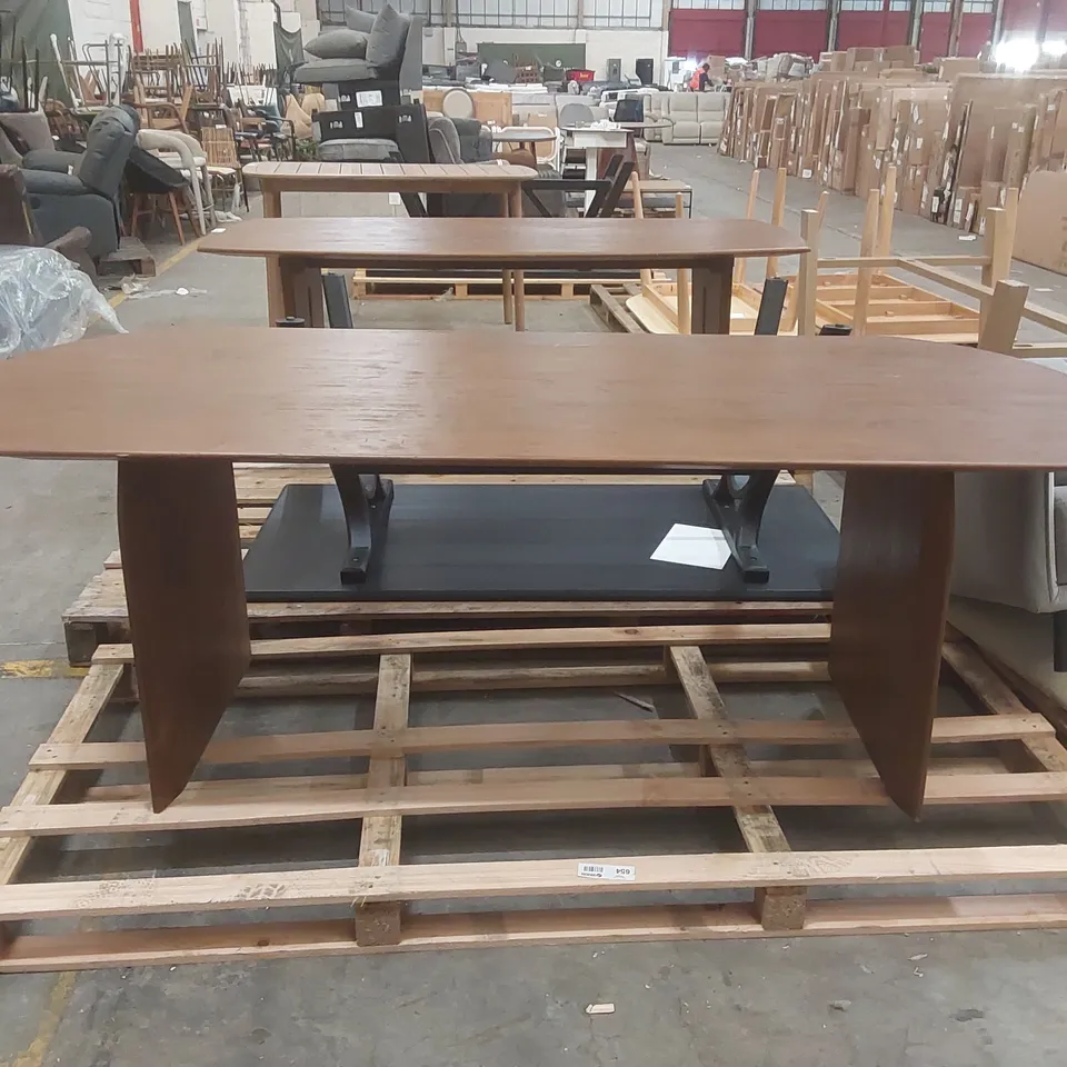 DESIGNER WOODEN DINING TABLE