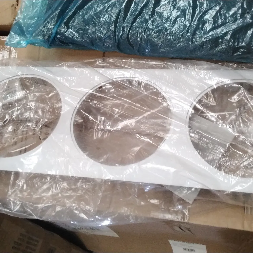 BOXED ULTIMO RECESSED CEILING PLATE 