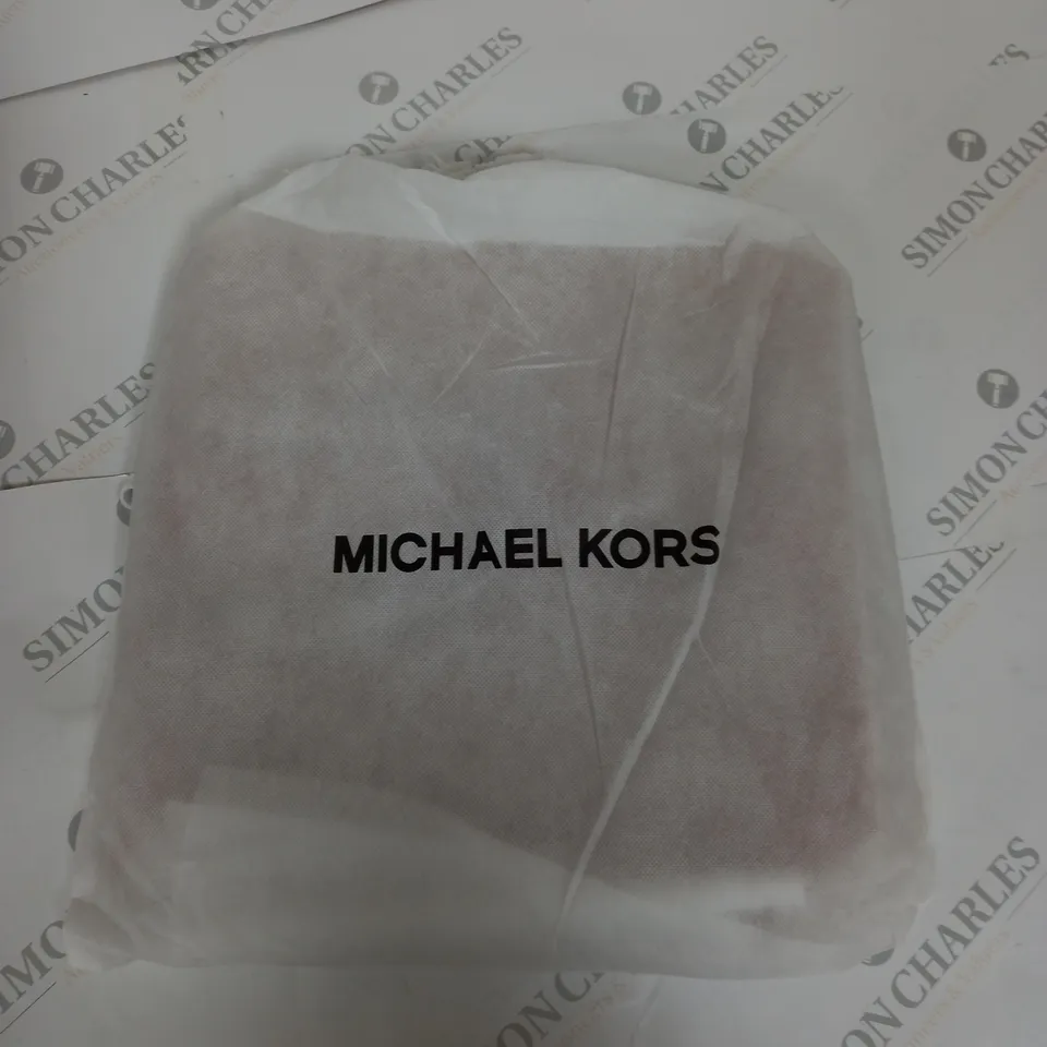 MICHAEL KORS TRAVEL TOTE BAG WITH STRAP - NUDE/PINK 